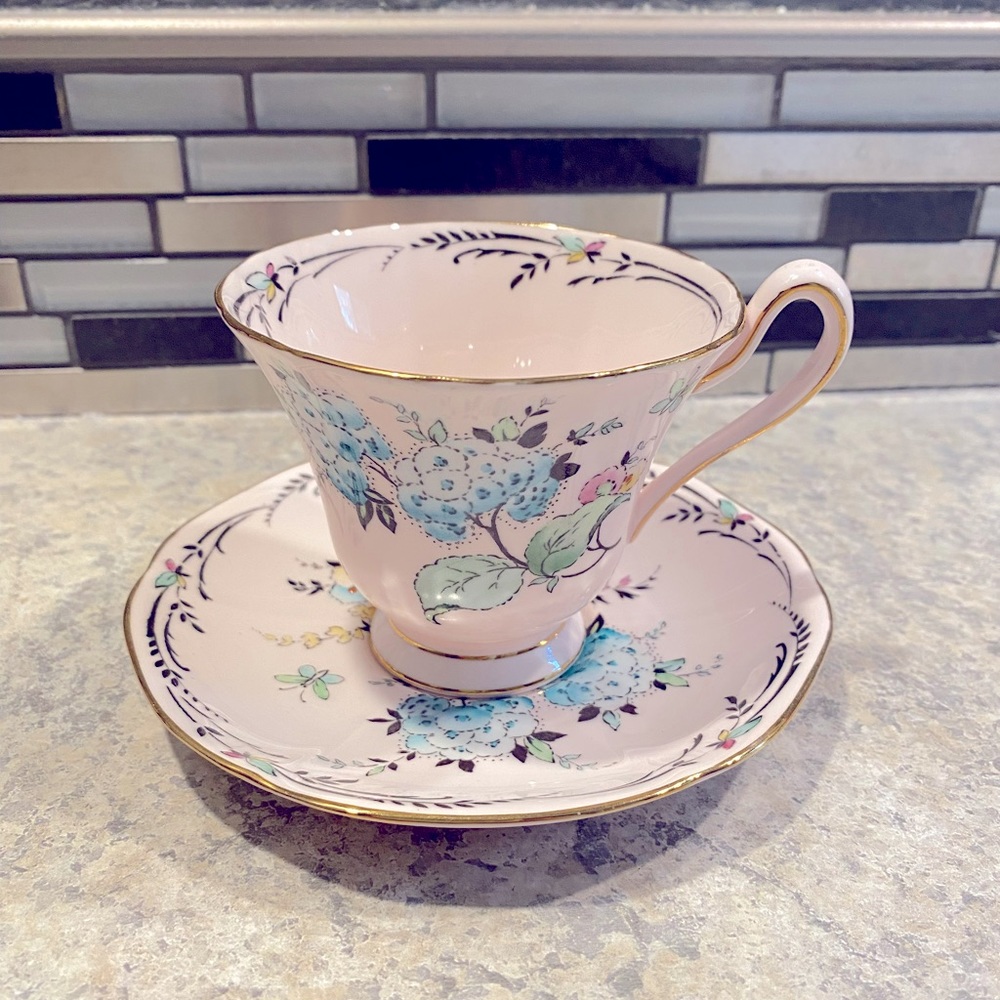 Tuscan Bone China Tea Cup & Saucer - Picture 1 of 6